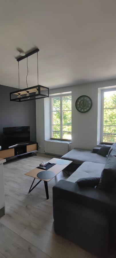 Appartement D'Hippolyte - Vue Musee Rimbaud Charleville-Mézières 외부 사진